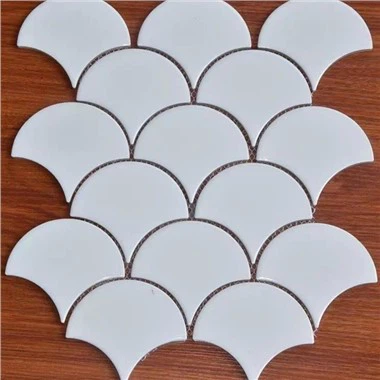Backsplash Graddfa Pysgod Gwyn